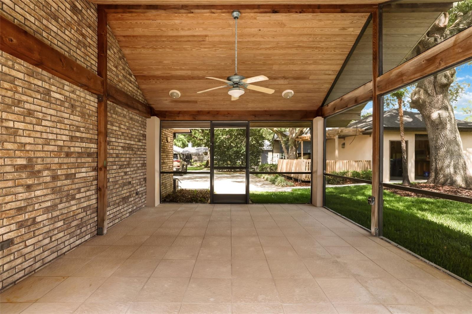 COUNTRY LAKES - Residential