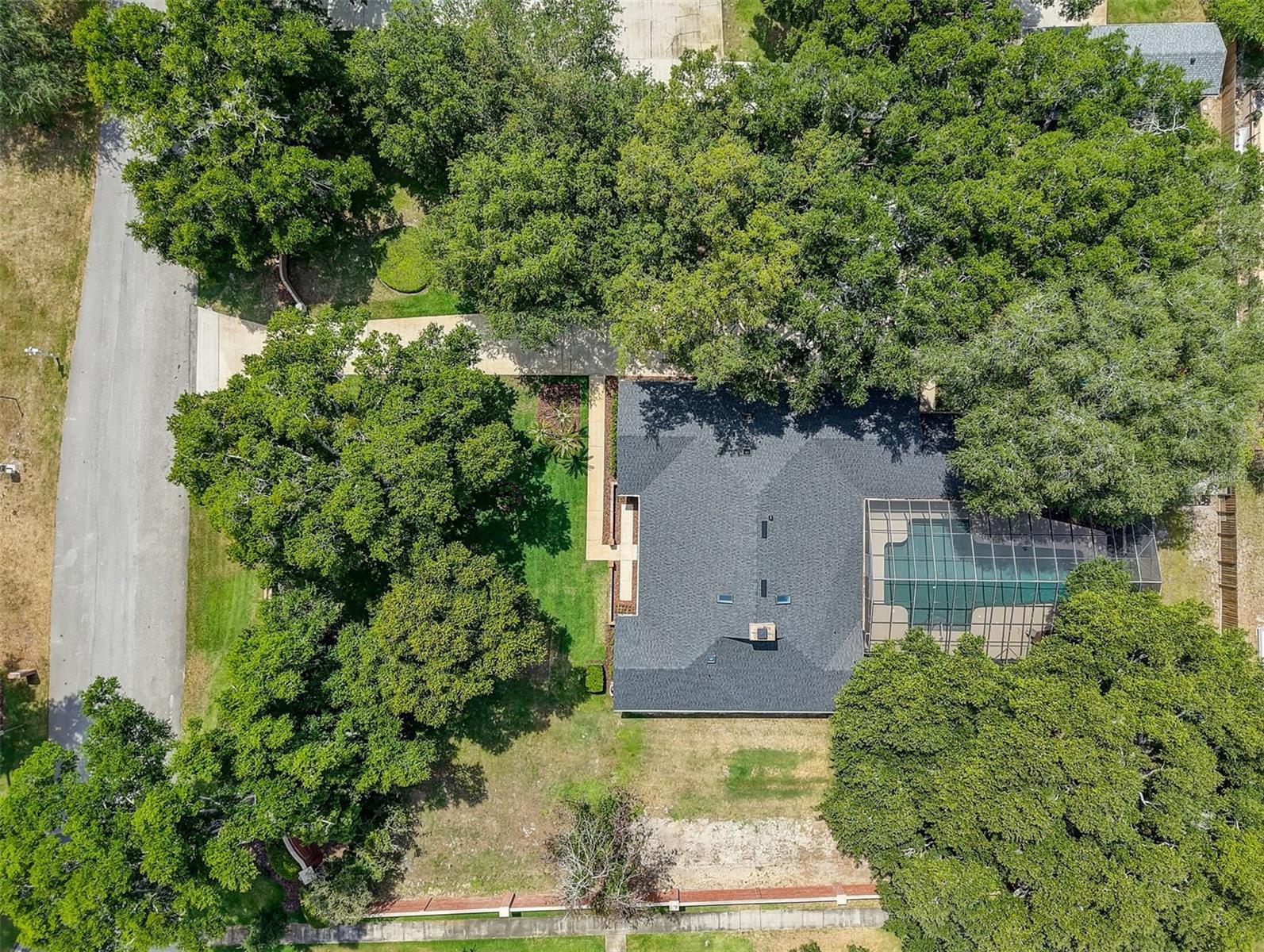 COUNTRY LAKES - Residential