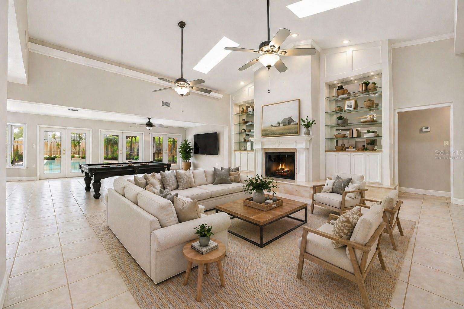 COUNTRY LAKES - Residential