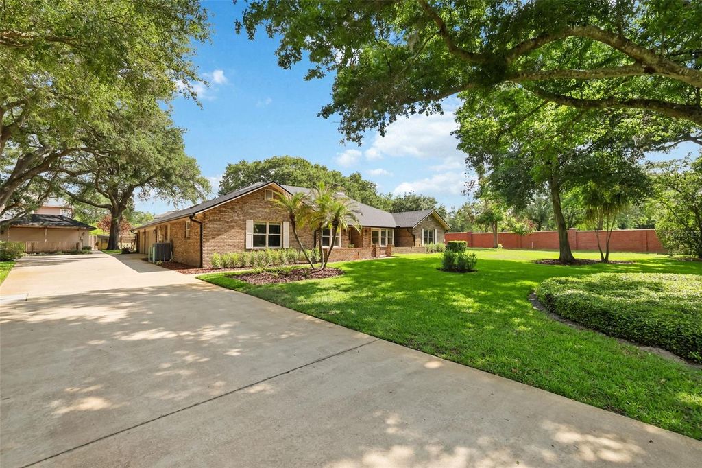 Photo of 14001 Country Estate Drive, Winter Garden, FL 34787 (MLS # O6403044)