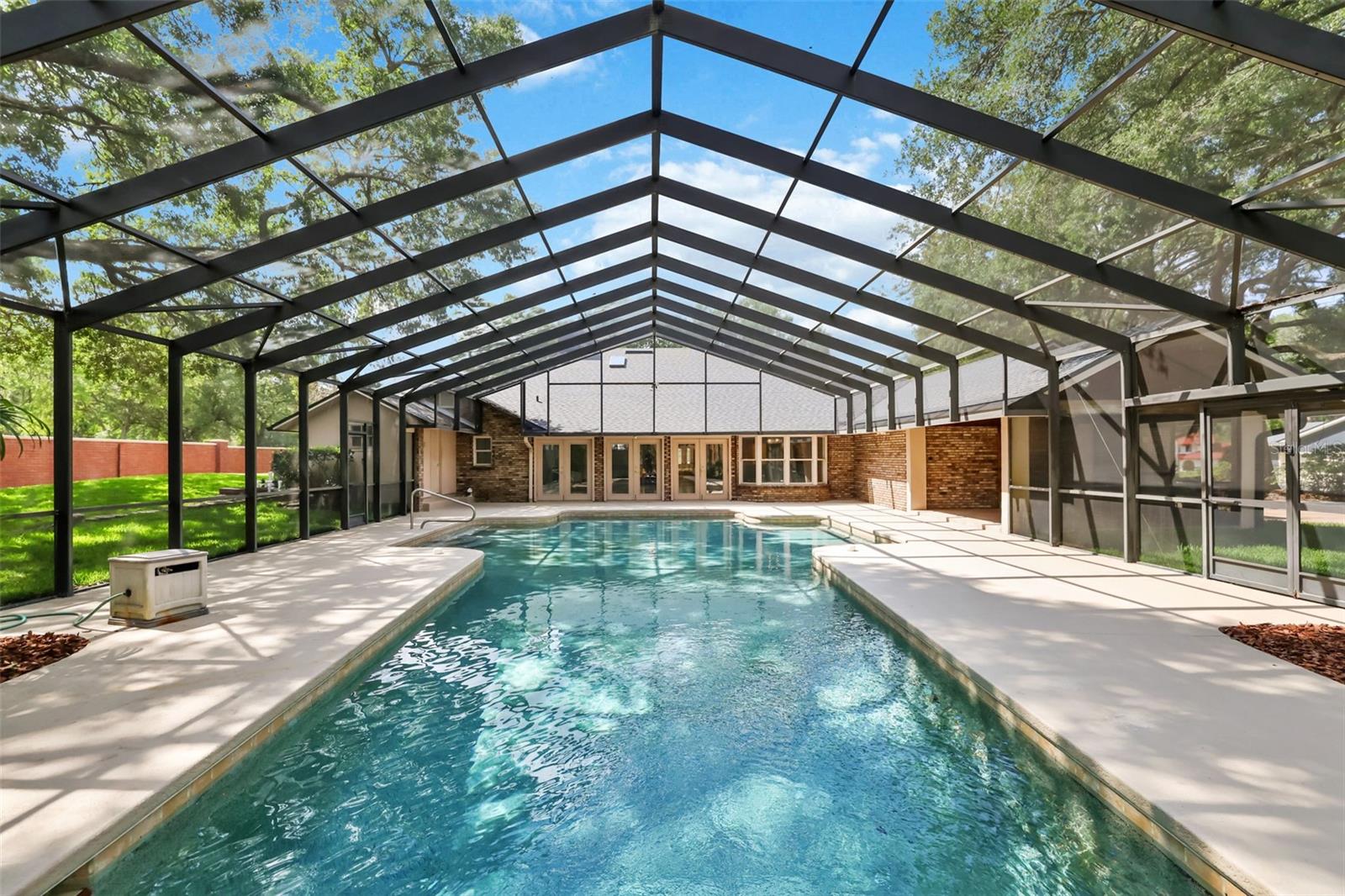 COUNTRY LAKES - Residential