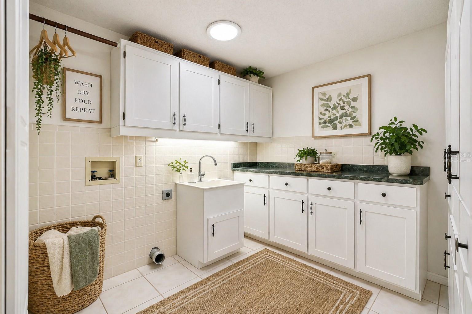 COUNTRY LAKES - Residential