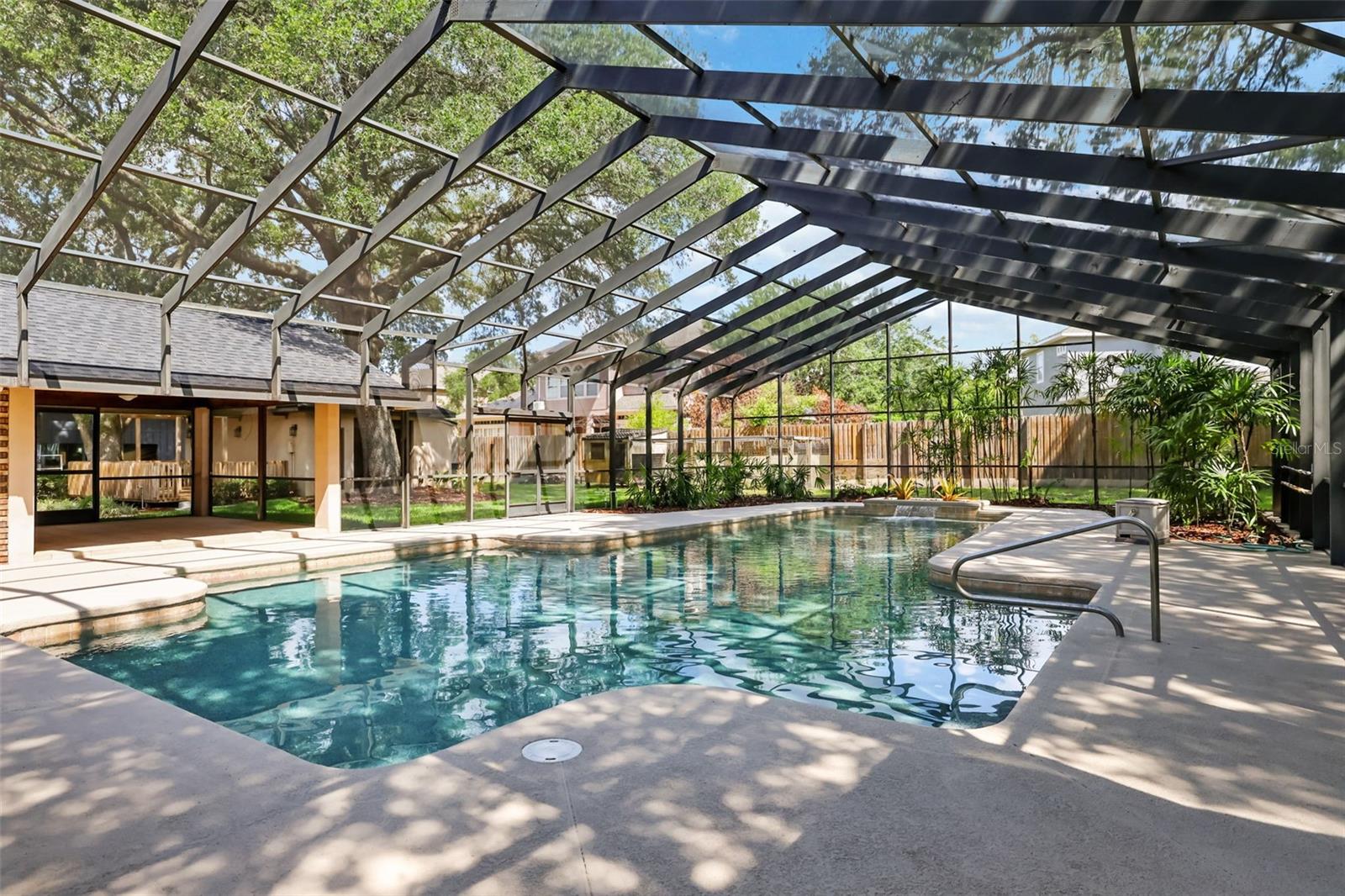 COUNTRY LAKES - Residential