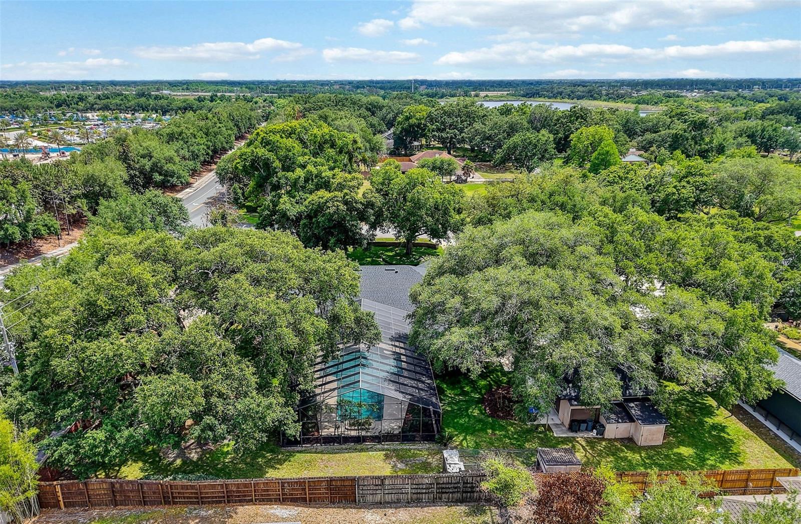 COUNTRY LAKES - Residential