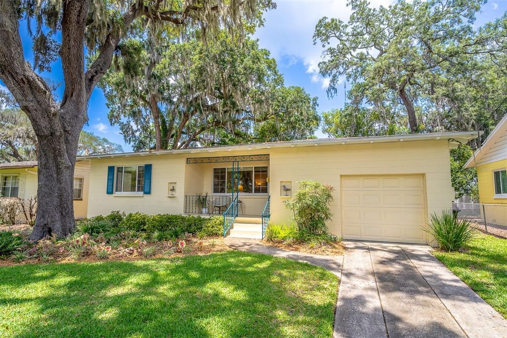 Photo of 709 Lake Highland Drive, Orlando, FL 32803 (MLS # O6411876)