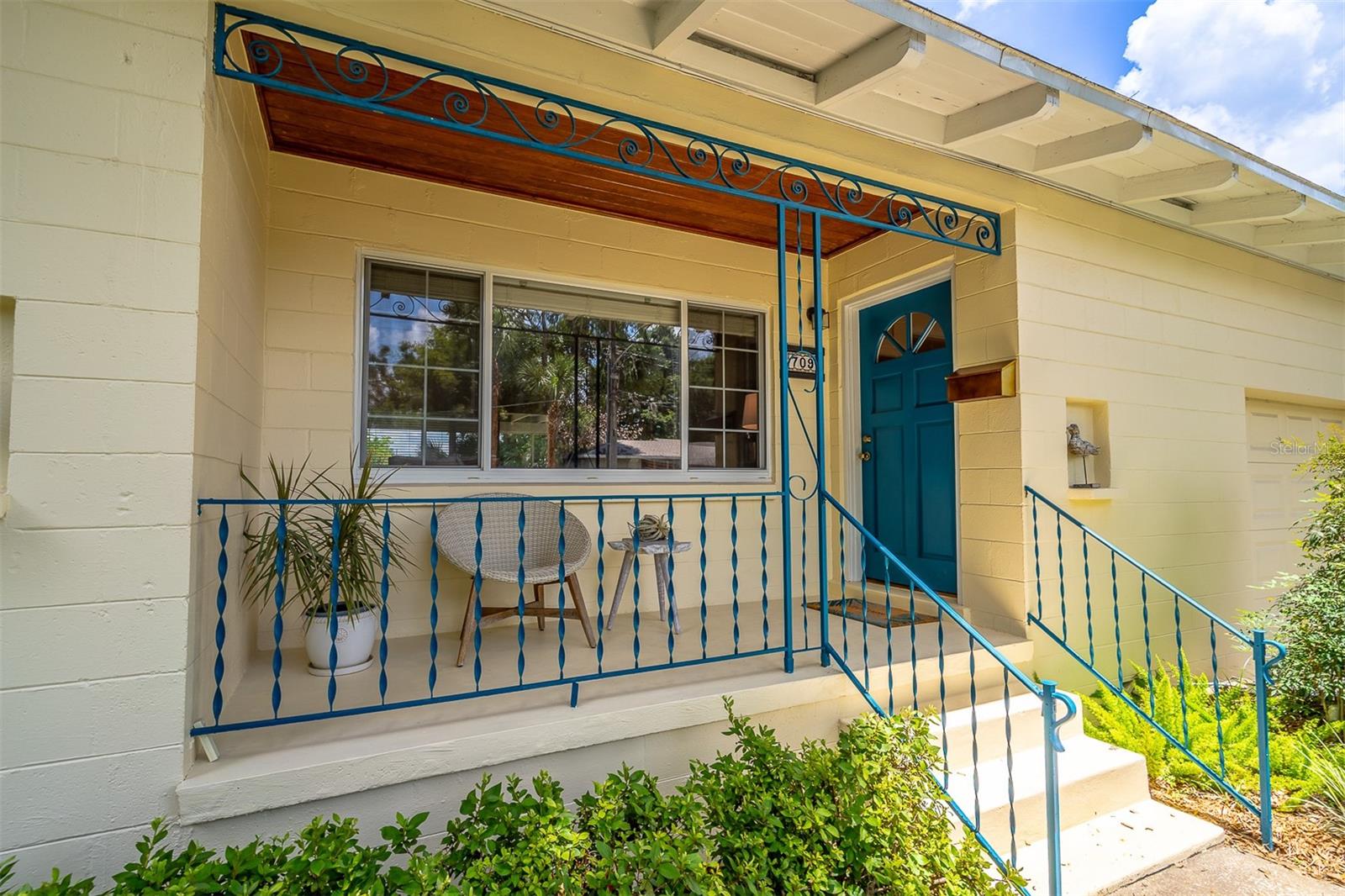 709 LAKE HIGHLAND DRIVE