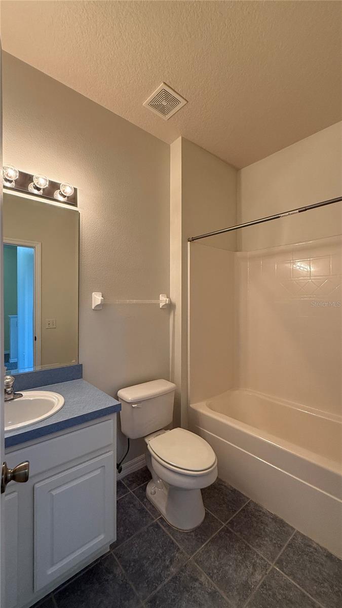 WINDWOOD BAY PH 01 - Residential Lease
