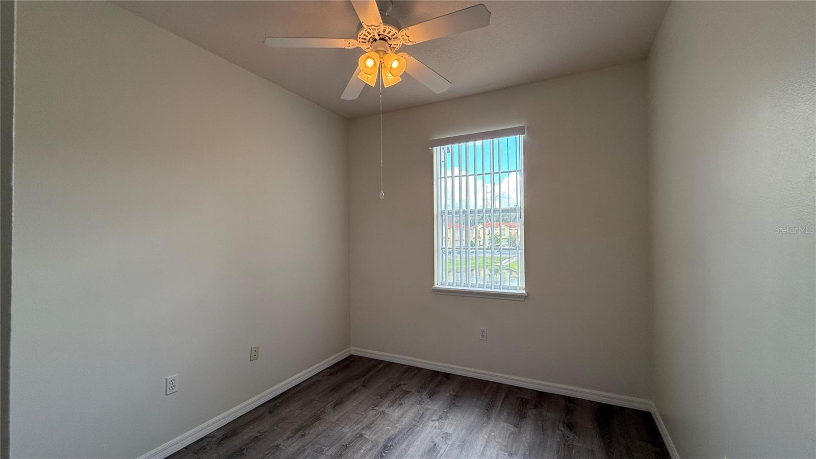 WINDWOOD BAY PH 01 - Residential Lease