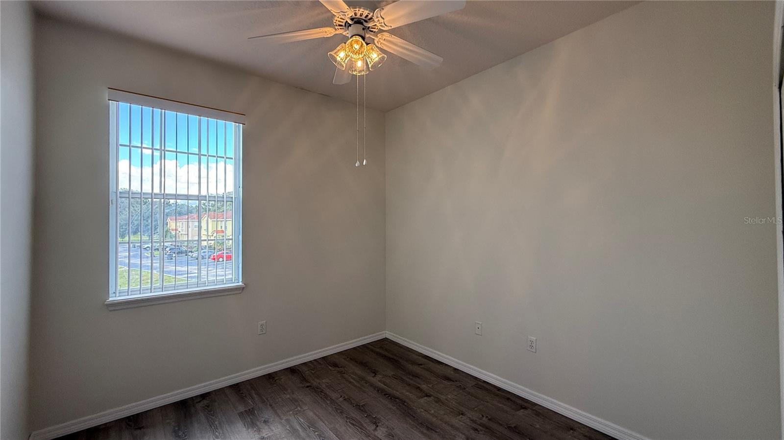 WINDWOOD BAY PH 01 - Residential Lease