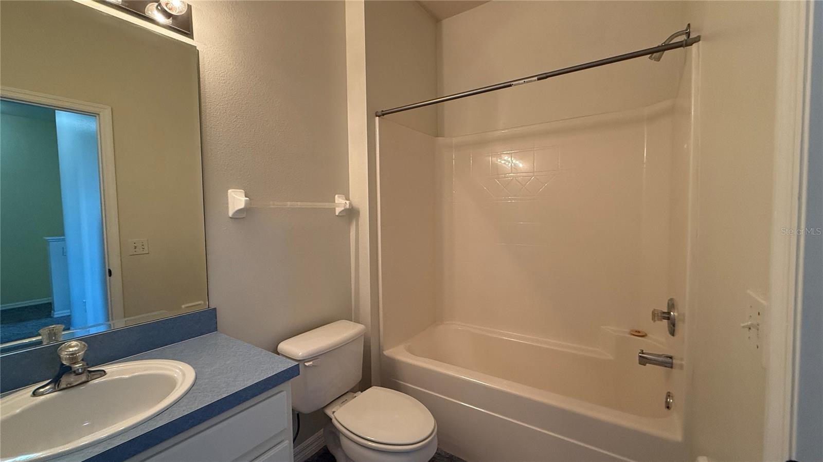 WINDWOOD BAY PH 01 - Residential Lease