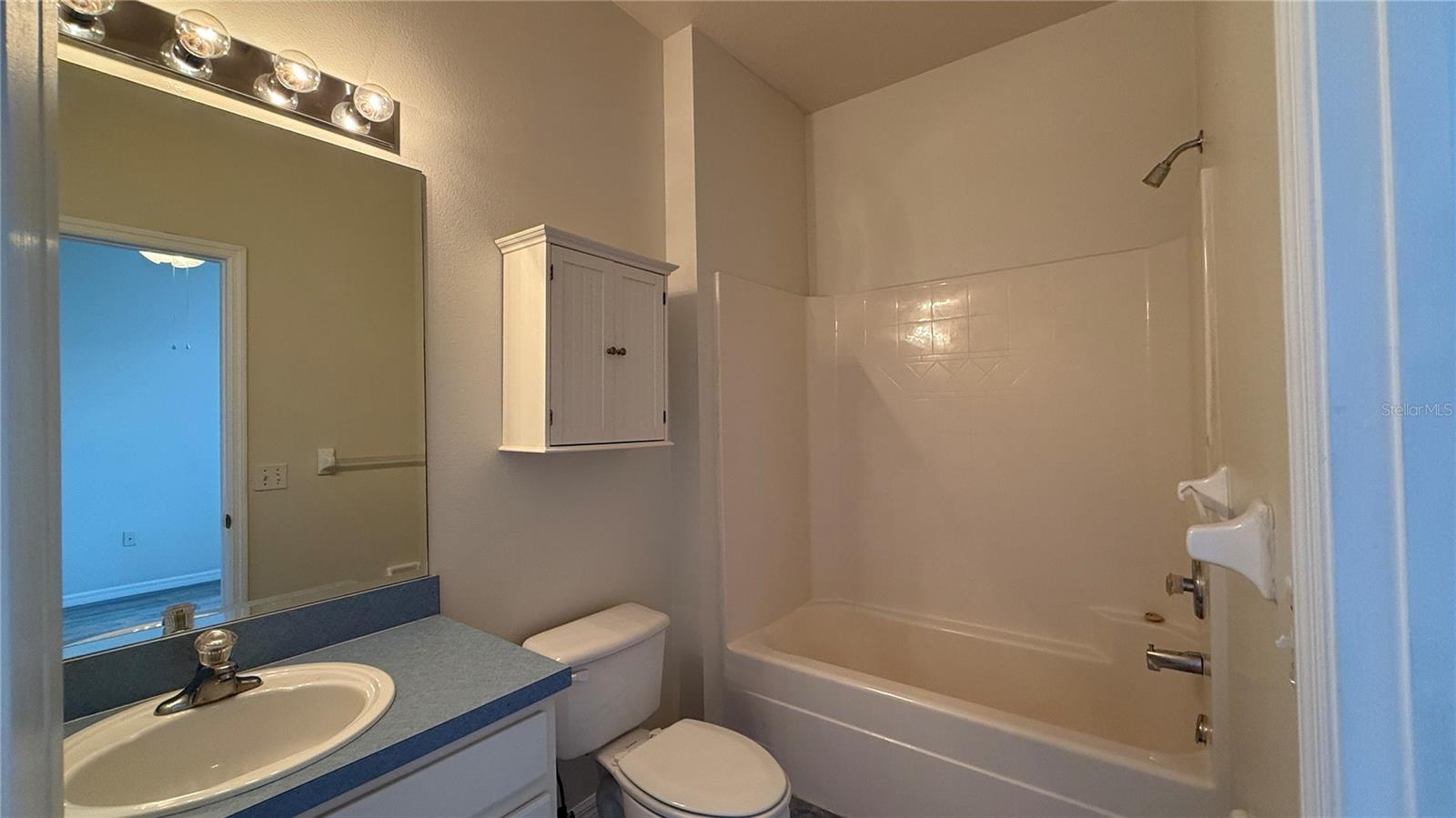WINDWOOD BAY PH 01 - Residential Lease