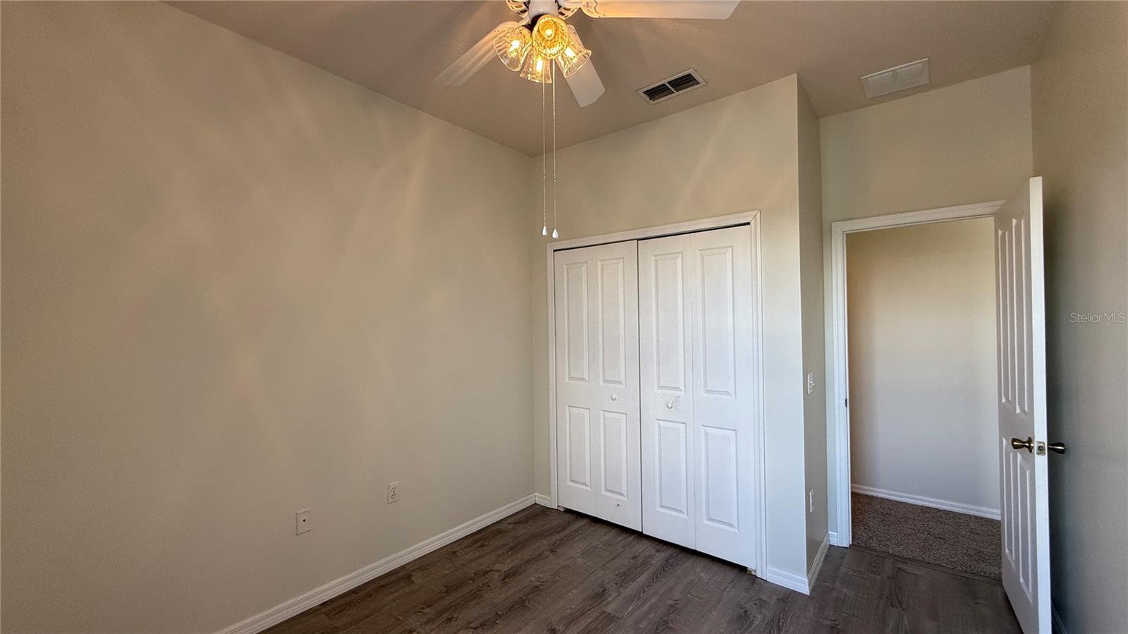 WINDWOOD BAY PH 01 - Residential Lease