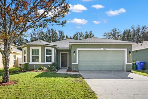 A home in TAVARES