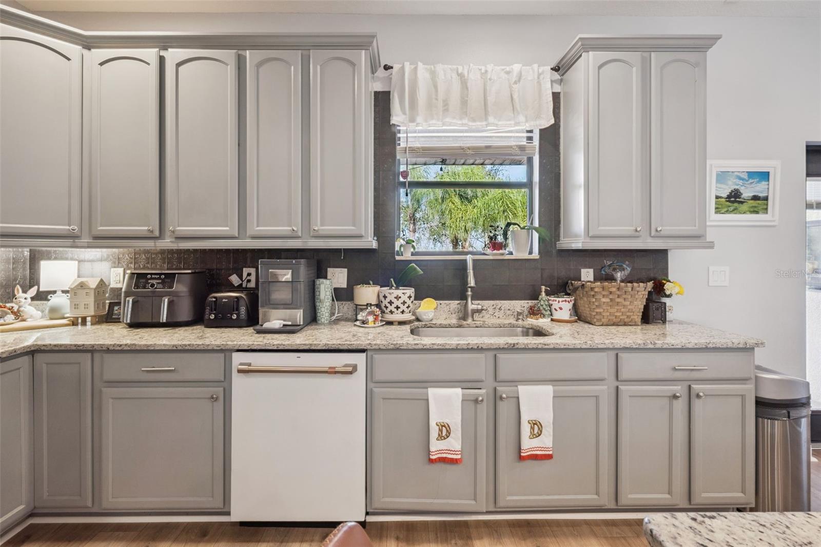 MONTVERDE WOODS - Residential