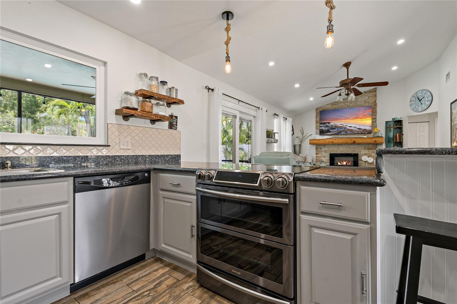 RUSTIC OAKS 1ST ADD - Residential