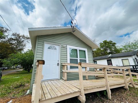 1402 POWHATTAN STREET JACKSONVILLE FL 32209