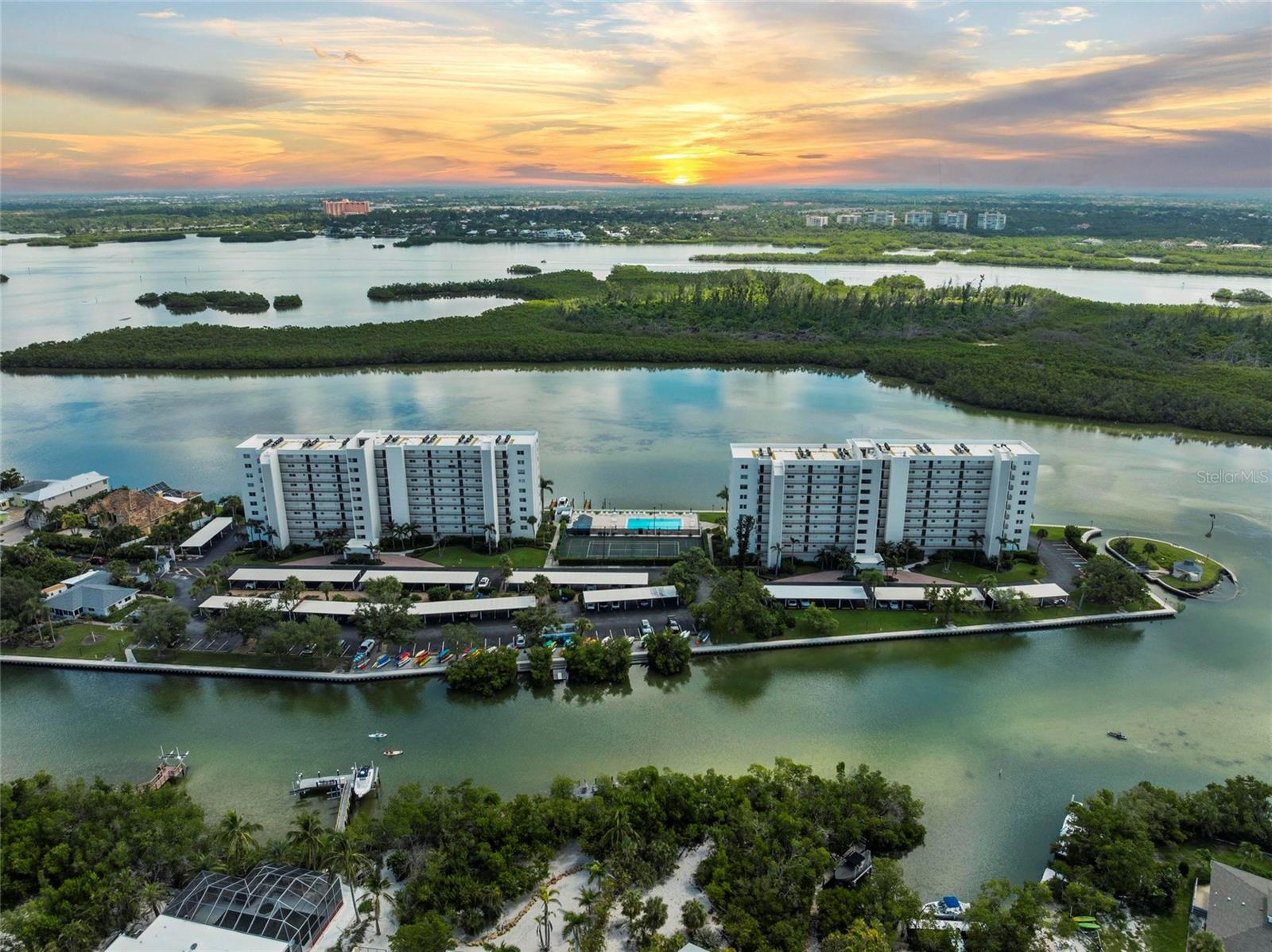 POINTE ON MIDNIGHT PASS - Residential Lease