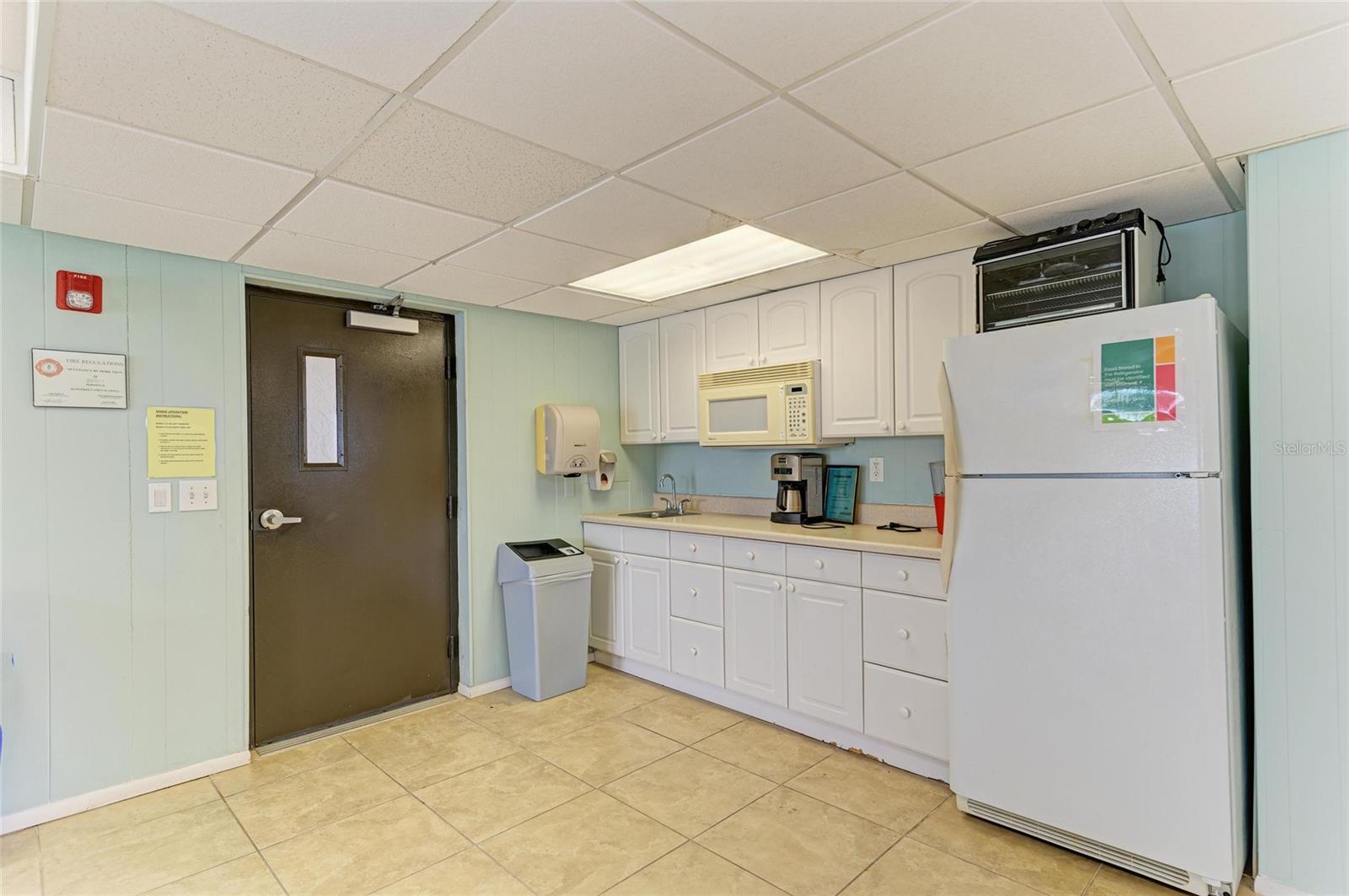 POINTE ON MIDNIGHT PASS - Residential Lease