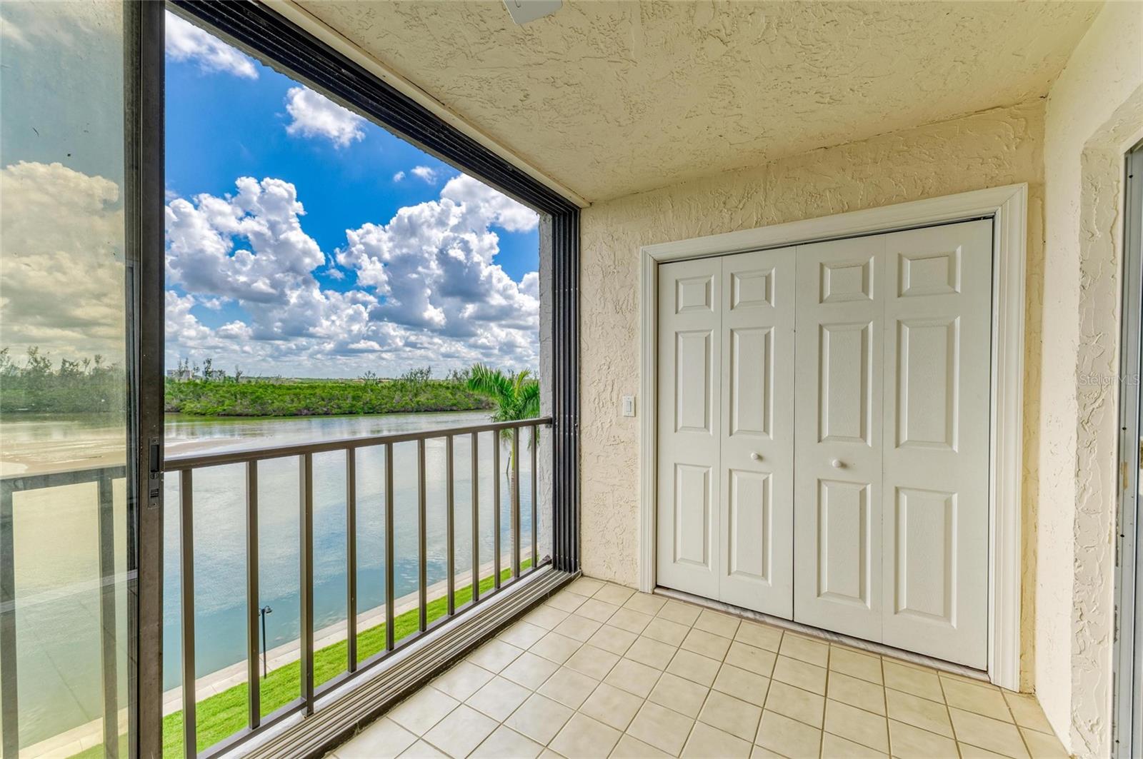 POINTE ON MIDNIGHT PASS - Residential Lease