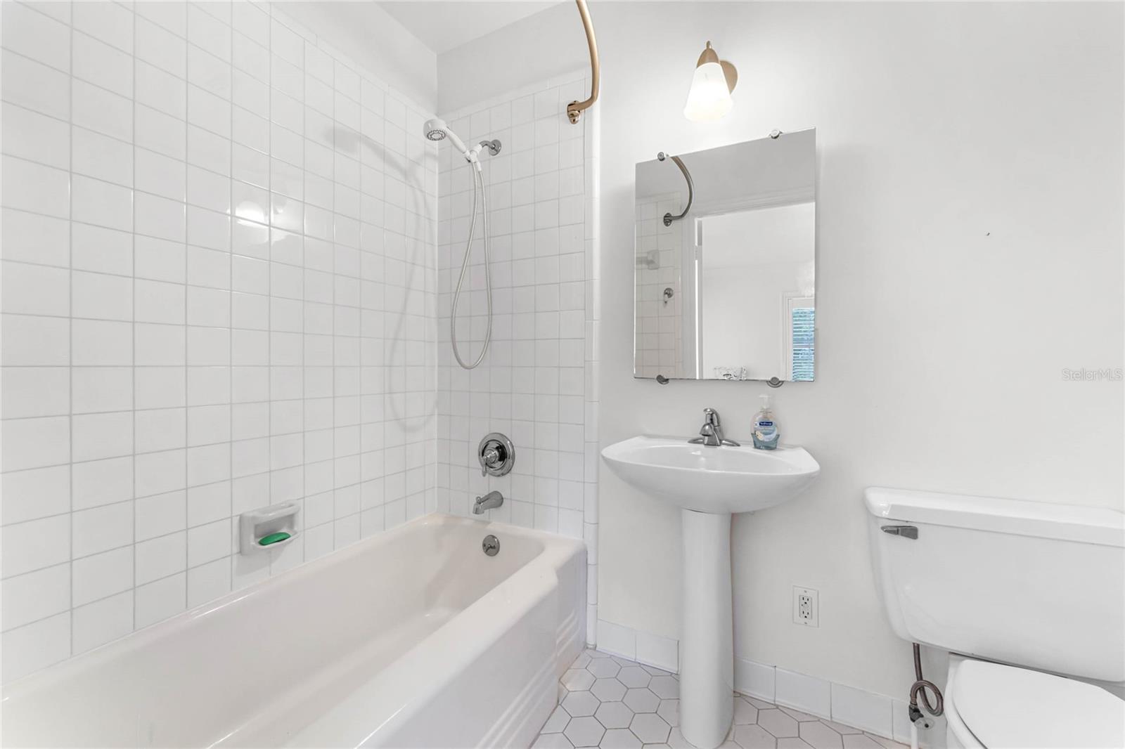 SYLVAN LAKE SHORES - Residential Lease