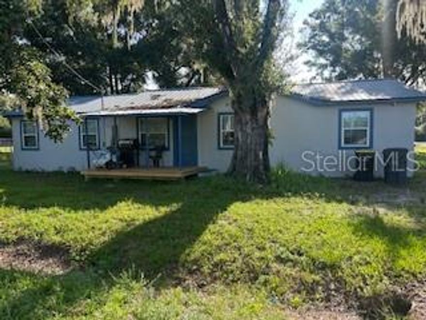 Make this charming home yours! This 3 bedroom 2 bath is in a wonderful location with easy access to Winter Haven, Tampa, Lakeland, and Orlando. This home offers a large primary bedroom with a great size walk-in closet, as well as a good sized fenced in side yard. Schedule your appointment today!