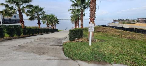 A home in AUBURNDALE