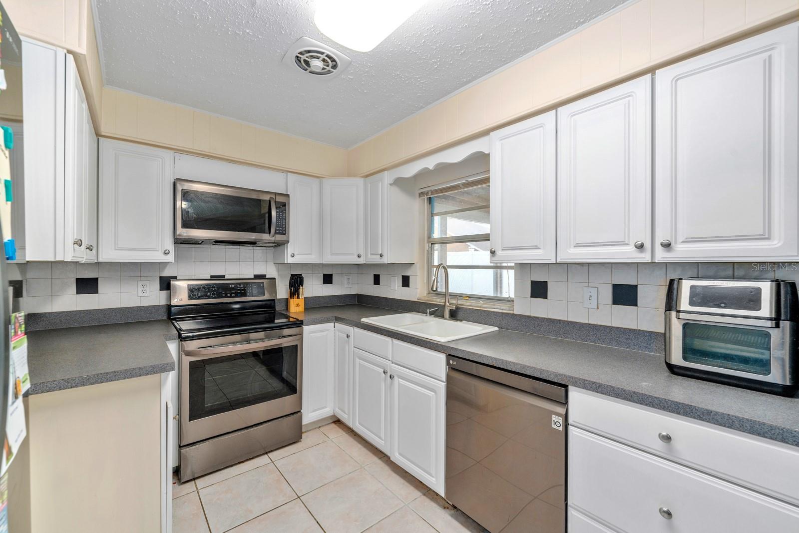 1703 CROMWELL DRIVE