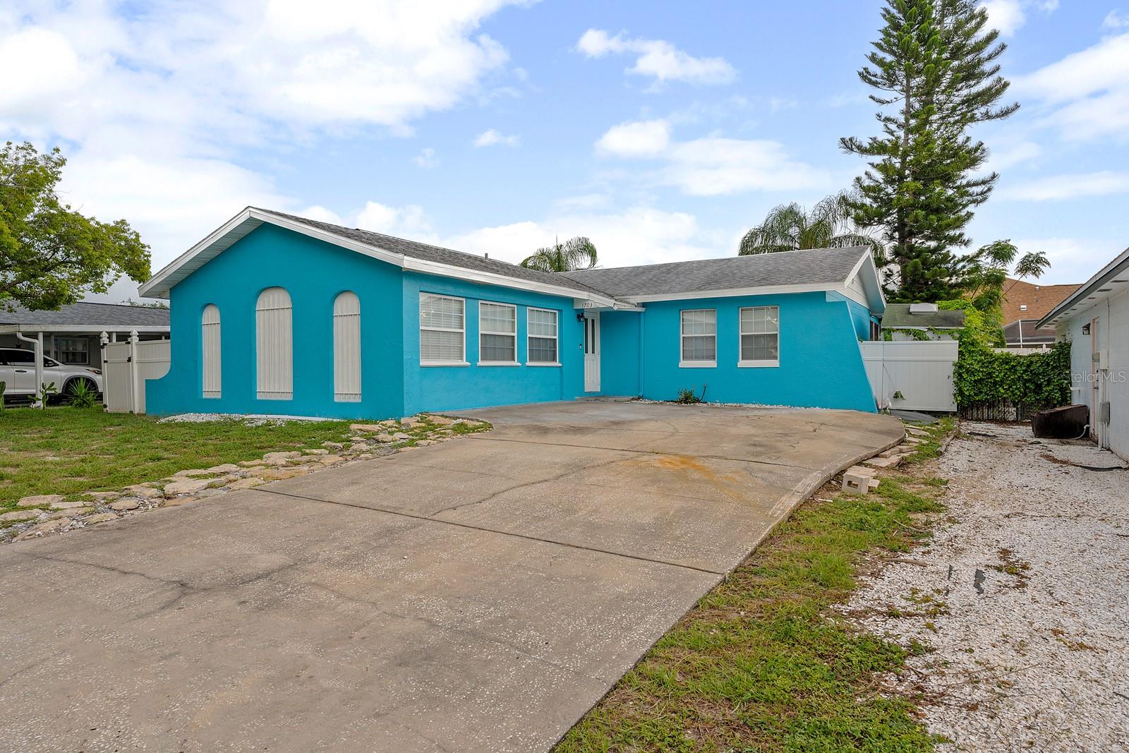 1703 CROMWELL DRIVE