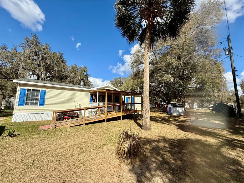 Photo of 2871 NE 161 Street, Citra, FL 32113 (MLS # GC538337)