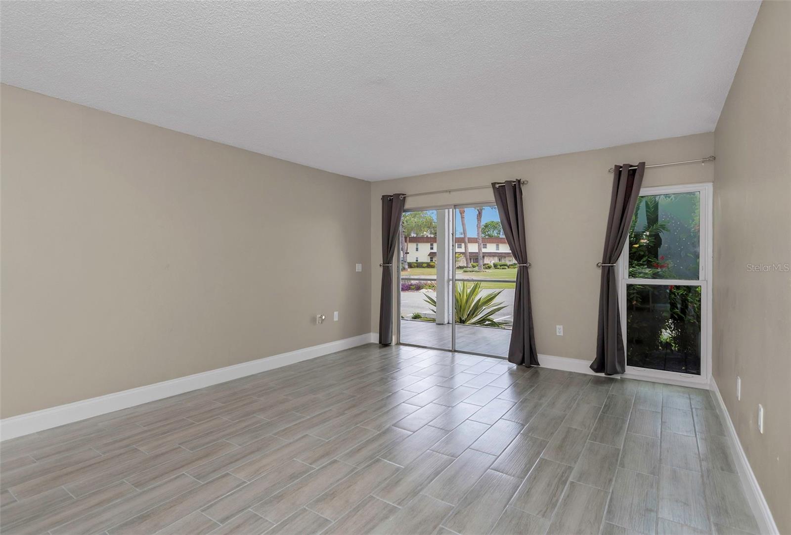 MOORINGS OF MAXIMO CONDO - Residential