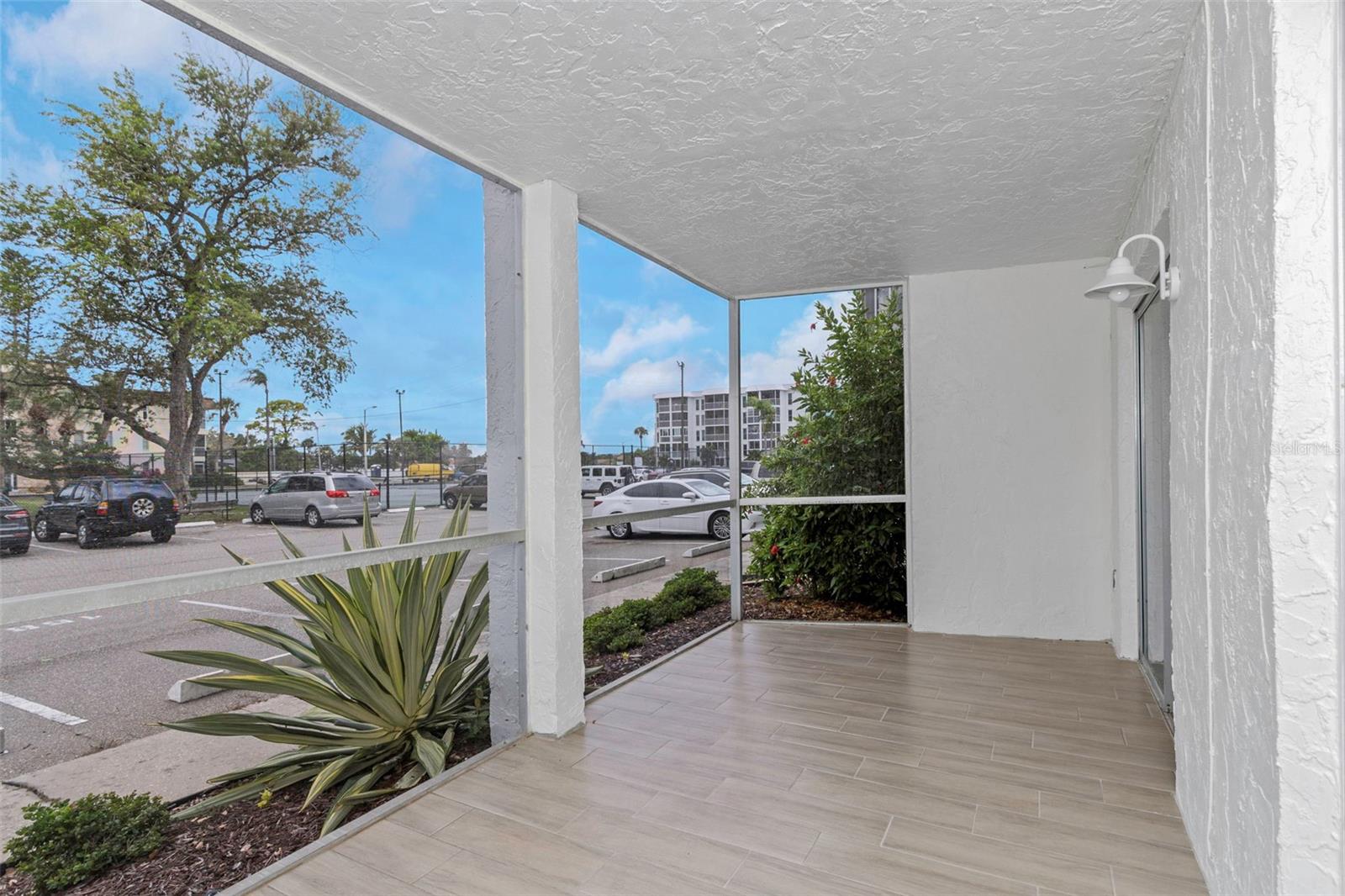 MOORINGS OF MAXIMO CONDO - Residential