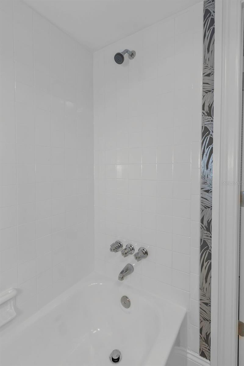 MOORINGS OF MAXIMO CONDO - Residential