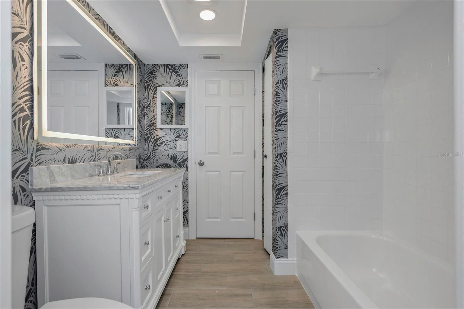 MOORINGS OF MAXIMO CONDO - Residential