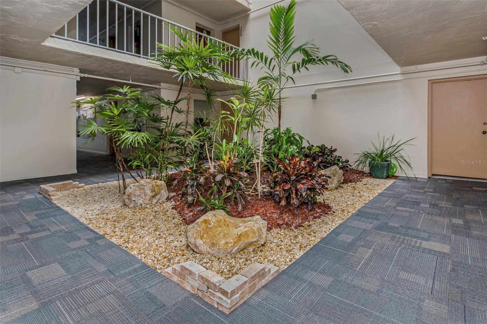 MOORINGS OF MAXIMO CONDO - Residential
