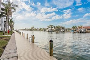 MOORINGS OF MAXIMO CONDO - Residential