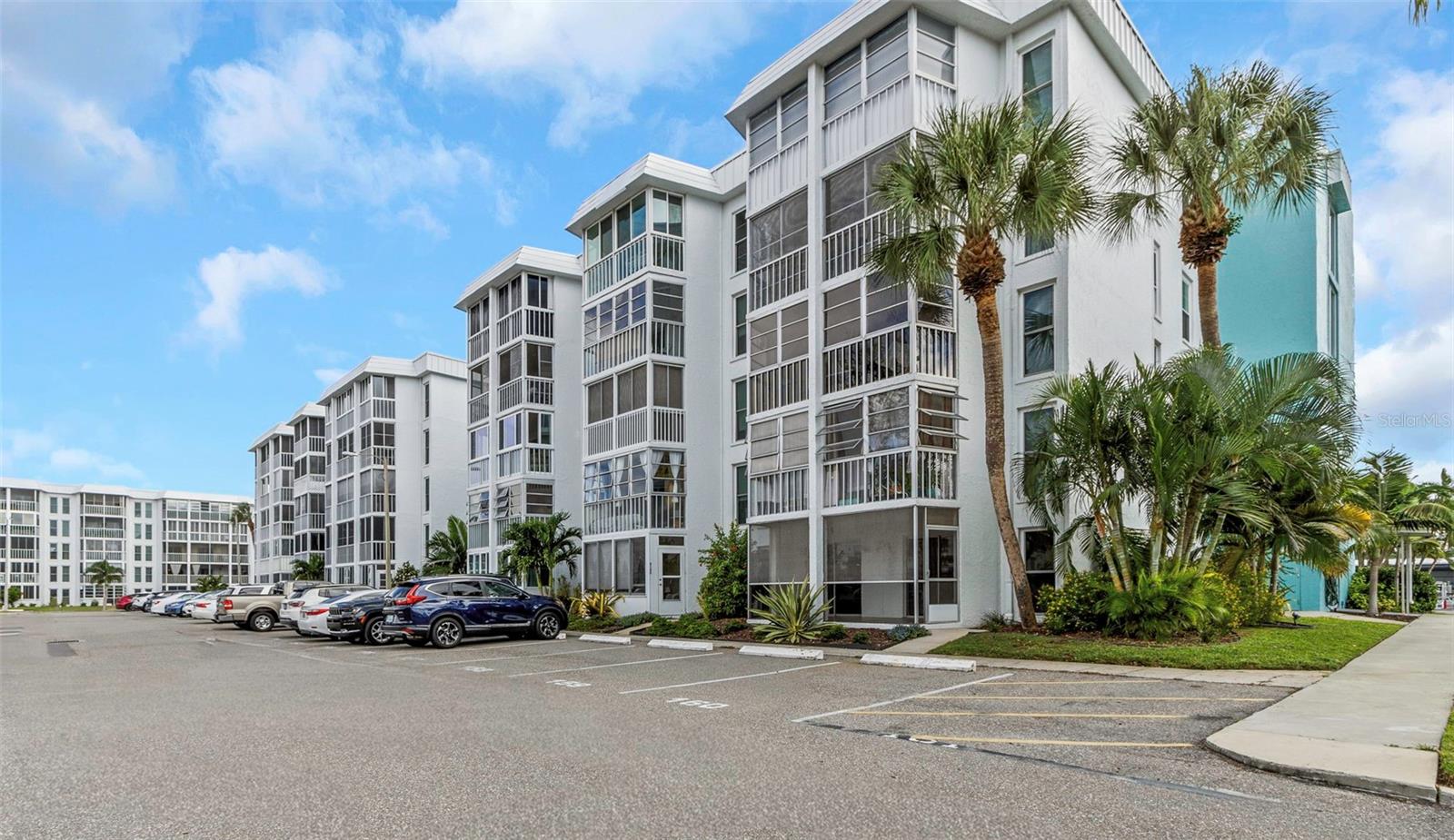 MOORINGS OF MAXIMO CONDO - Residential