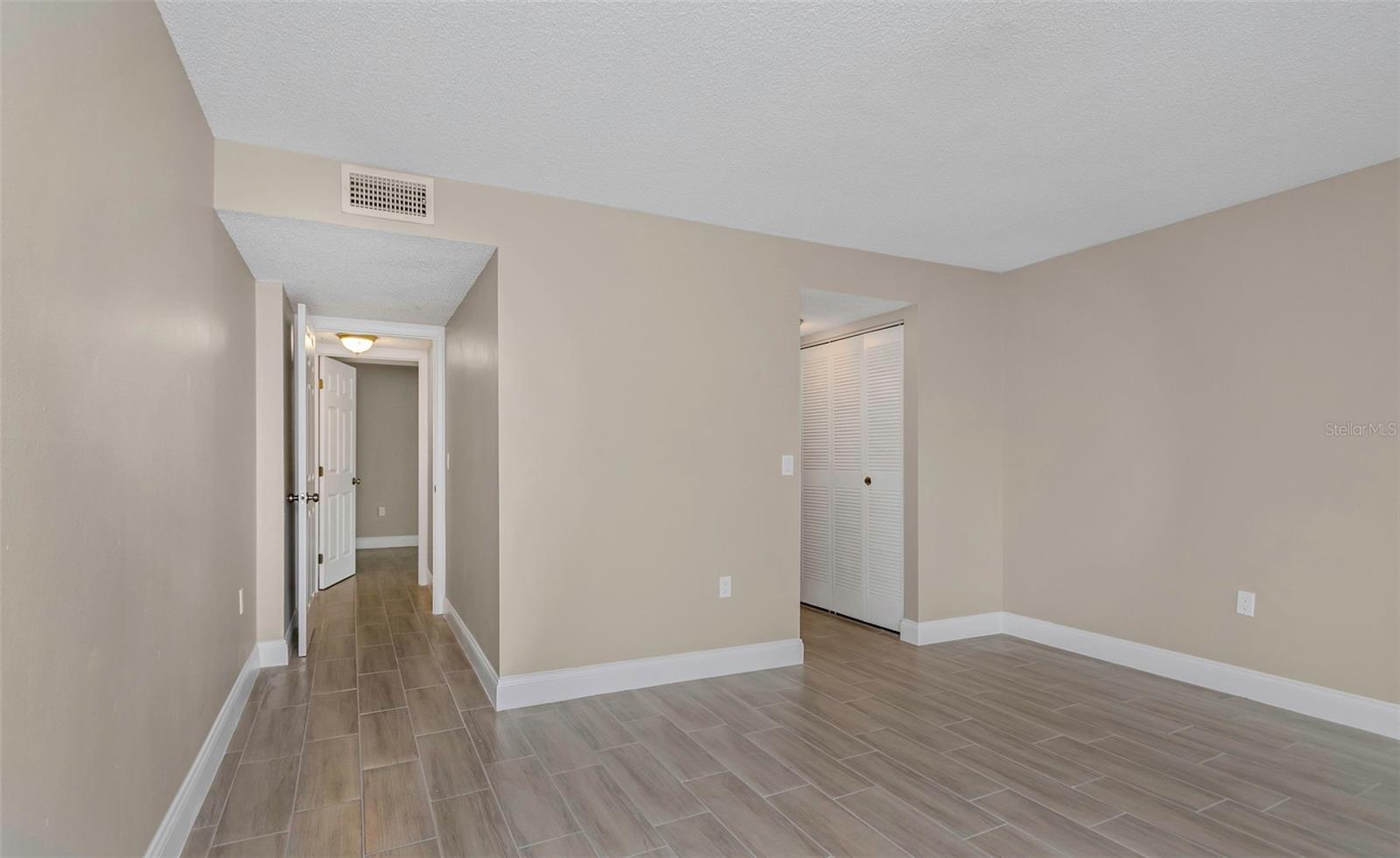 MOORINGS OF MAXIMO CONDO - Residential