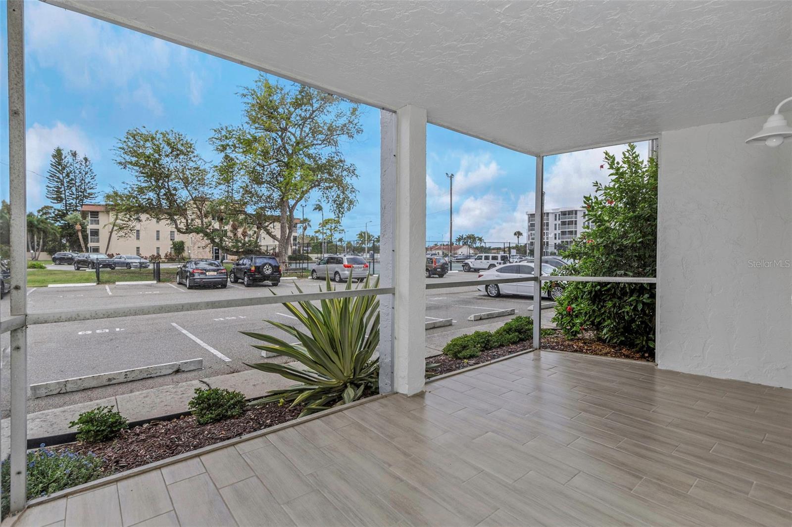 MOORINGS OF MAXIMO CONDO - Residential