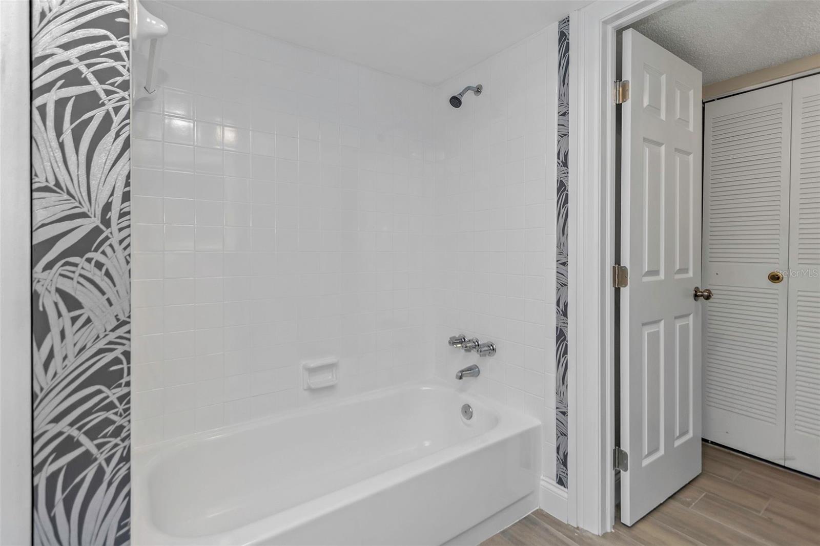 MOORINGS OF MAXIMO CONDO - Residential