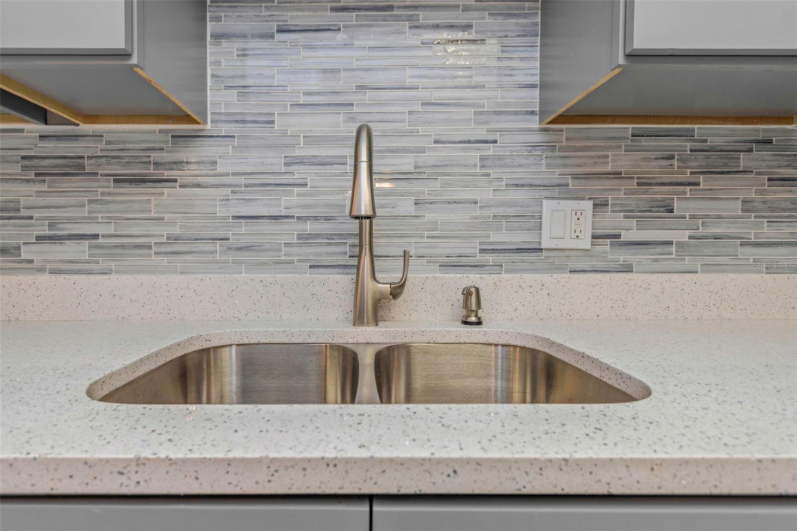 MOORINGS OF MAXIMO CONDO - Residential