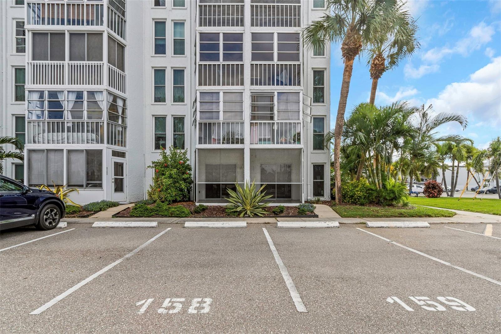 MOORINGS OF MAXIMO CONDO - Residential