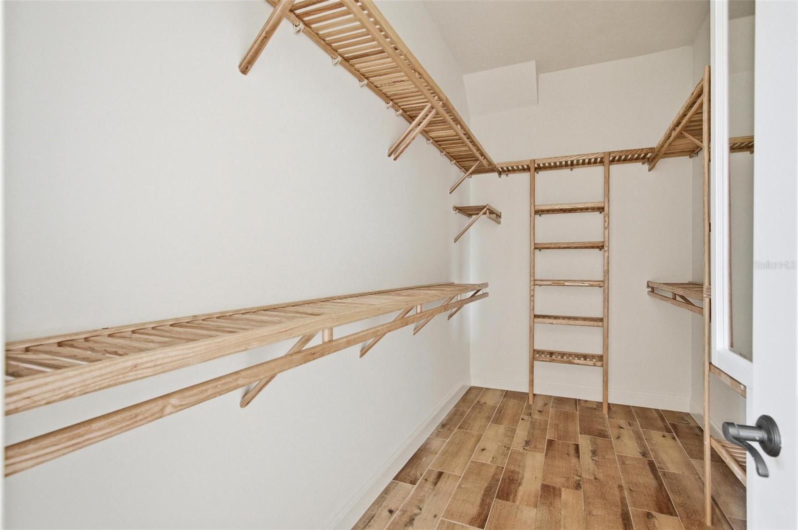 BEACH HAVEN UN 1 - Residential