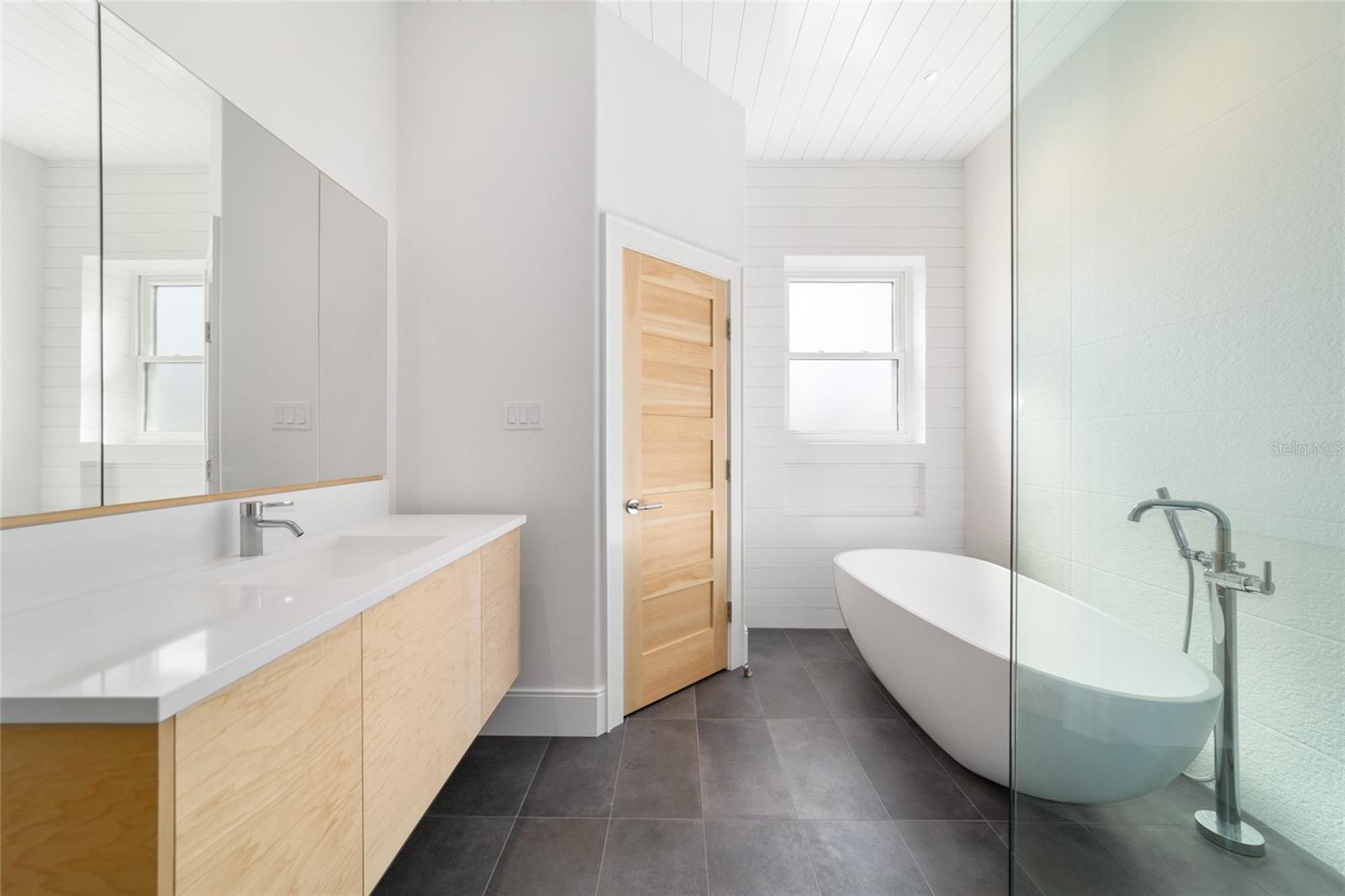 CARDINAL HILL COMPLEX - Residential