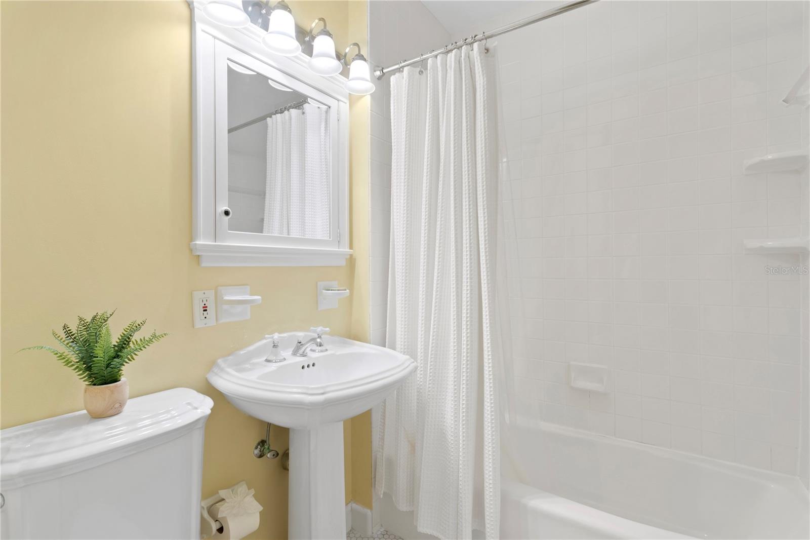 SNELL & HAMLETTS NORTH SHORE ADD - Residential