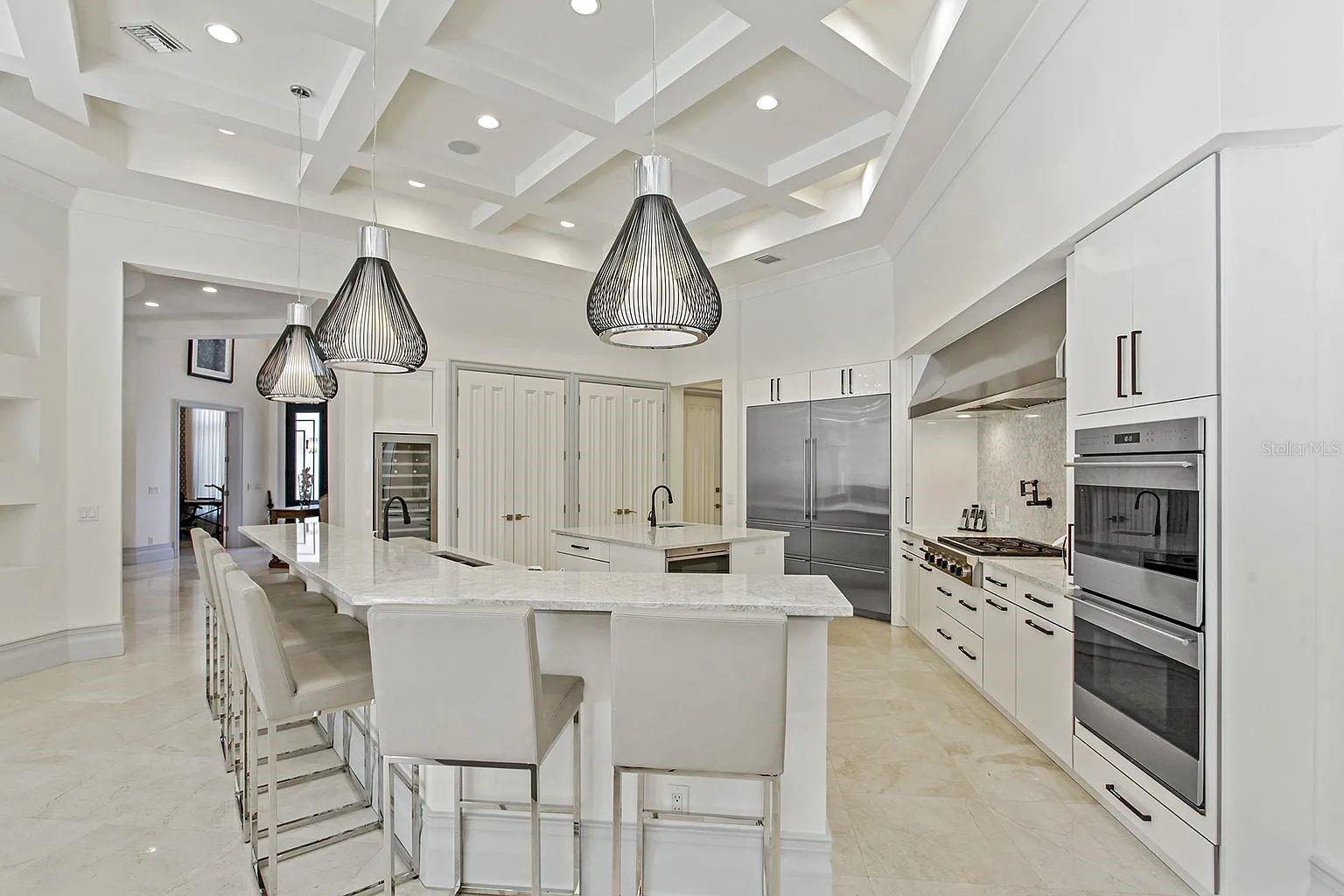 10372 KENSINGTON SHORE DRIVE