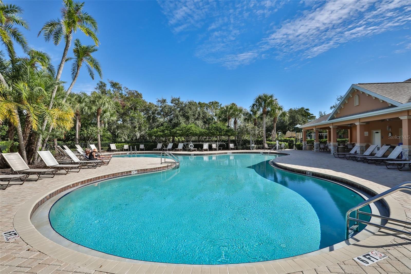 PALMA SOLA TRACE - Residential