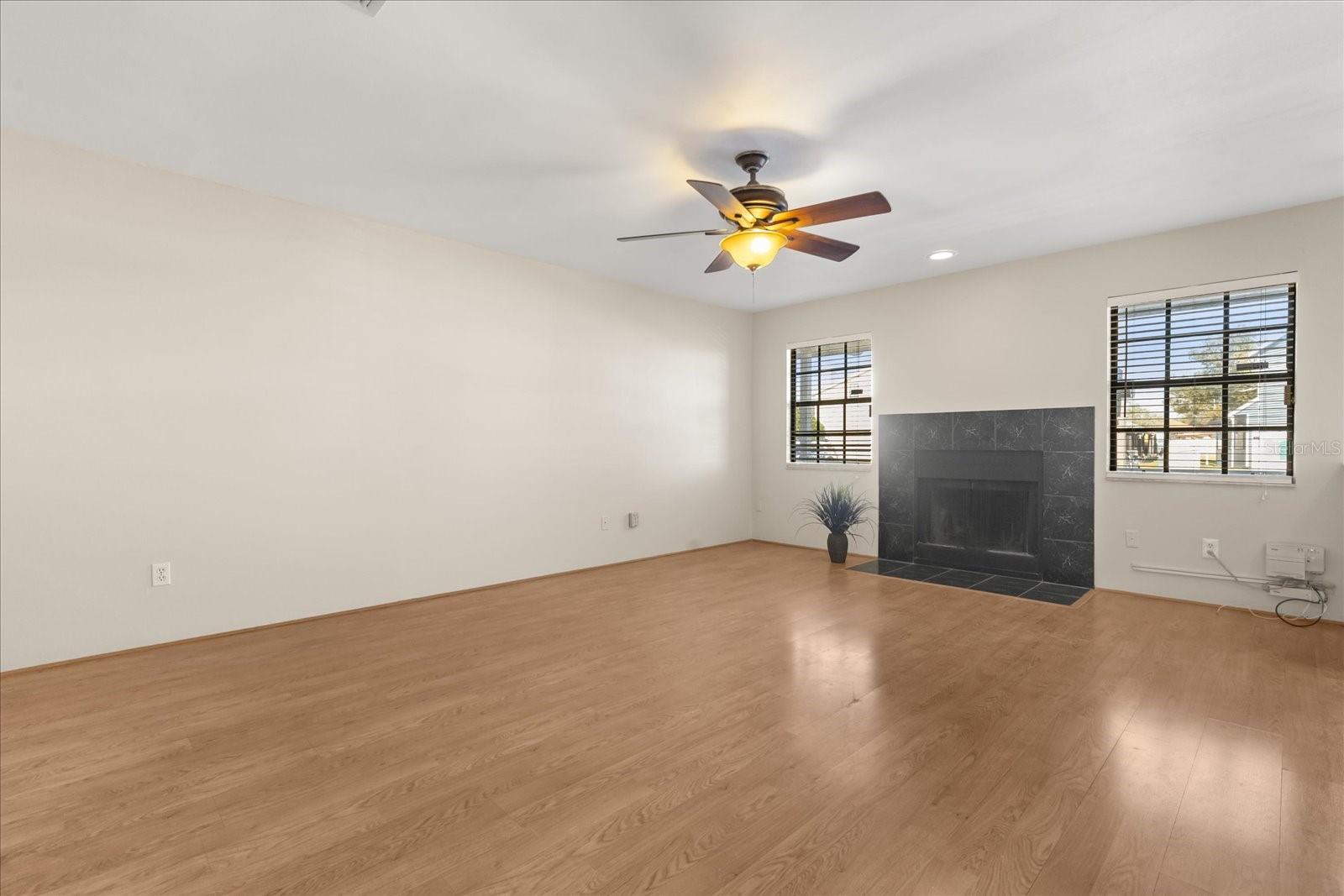 HAMPTON PARK TWNHMS UN 1 - Residential