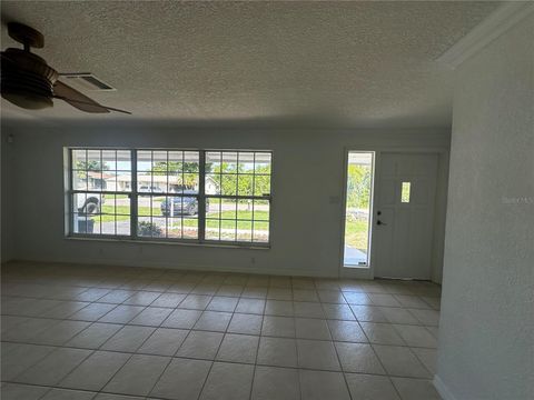 Single Family Residence in PORT CHARLOTTE FL 165 CUMMINS AVENUE 2.jpg