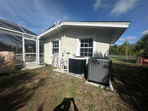 Single Family Residence in PORT CHARLOTTE FL 165 CUMMINS AVENUE 21.jpg