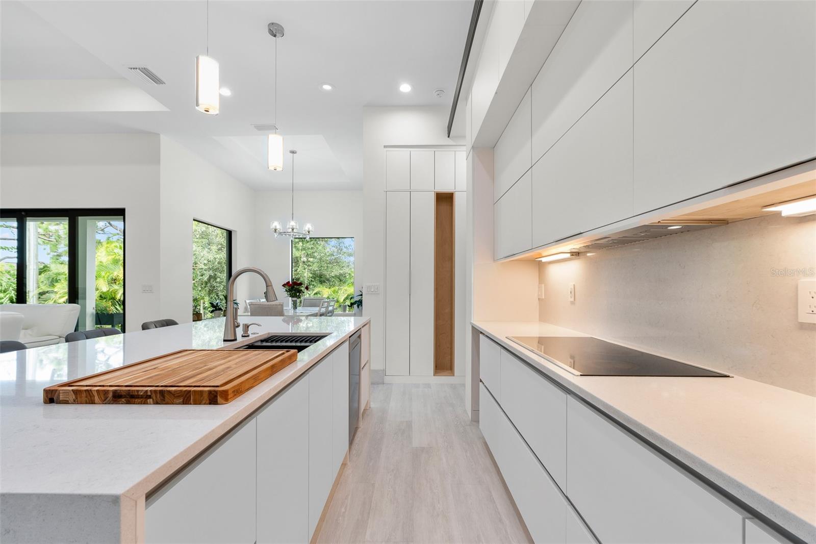 SOUTH VENICE - Residential